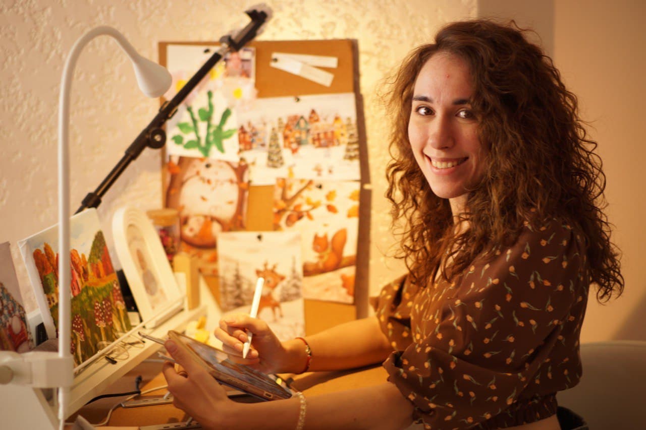 Діана Співак — ілюстраторка за роботою